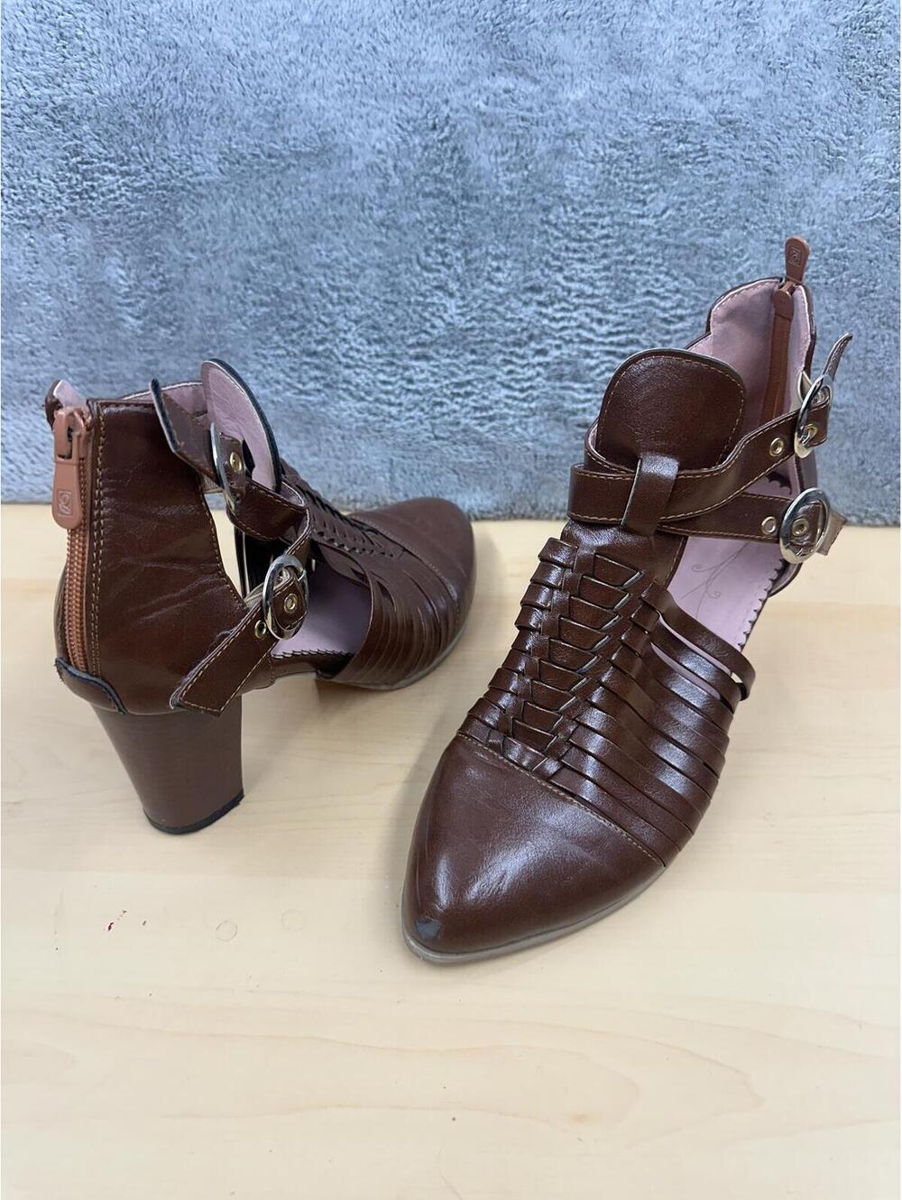 Vintage Inspired Brown‎ Leather Heeled Sandals